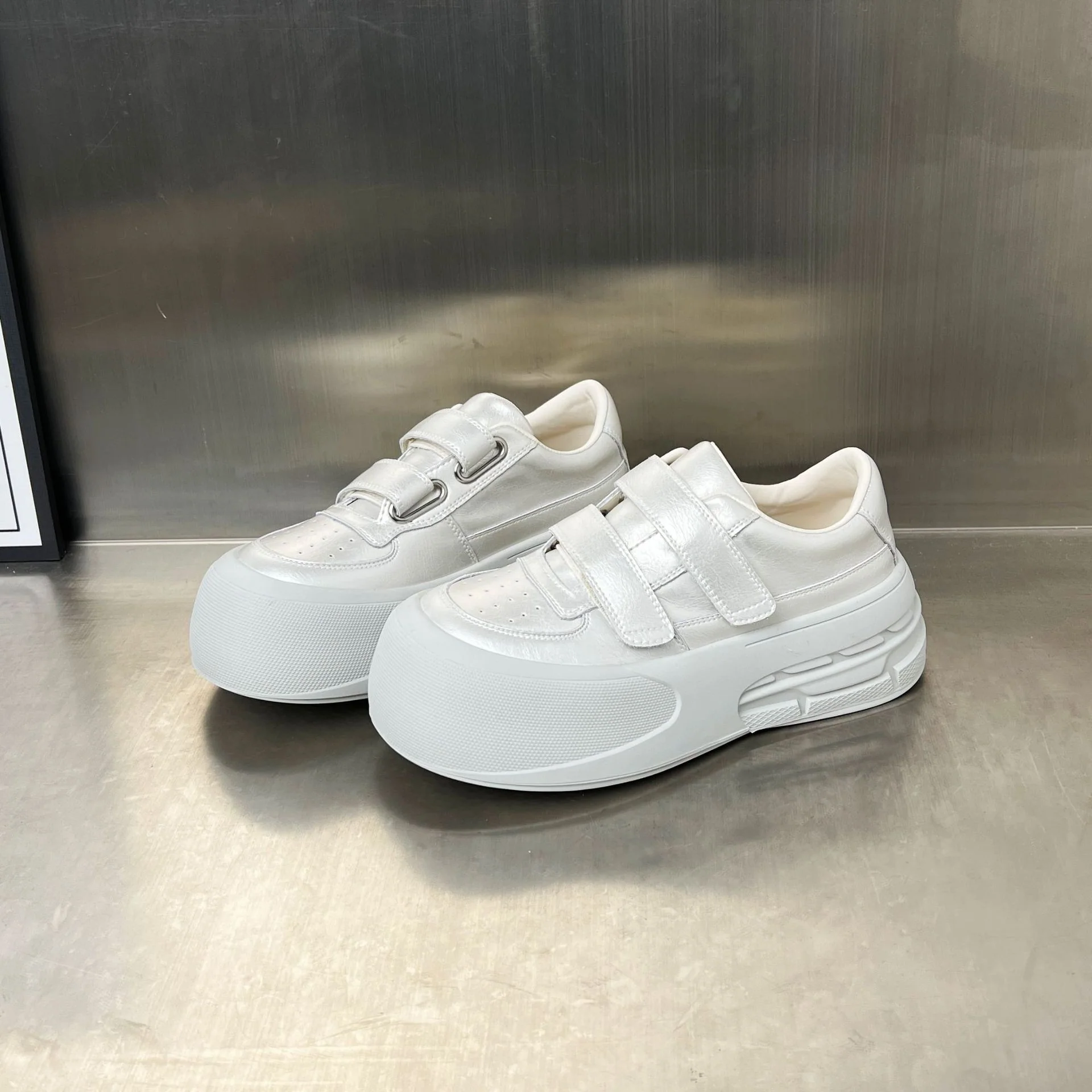 Damen Sportliche Sneakers mit innovativer Klettverschluss-Technologie und dämpfendem Fußbett Heidi Mode - Image 2
