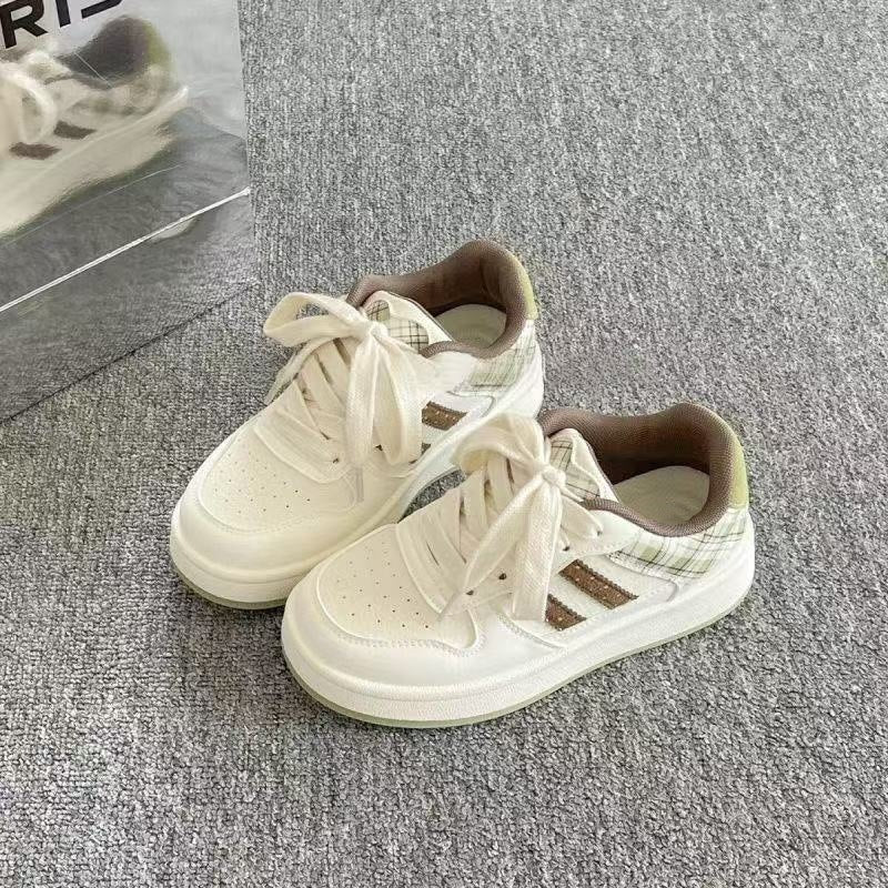 Damen Sportliche Sneakers mit kariertem Design und gepolsterter Innensohle Heidi Mode - Image 4