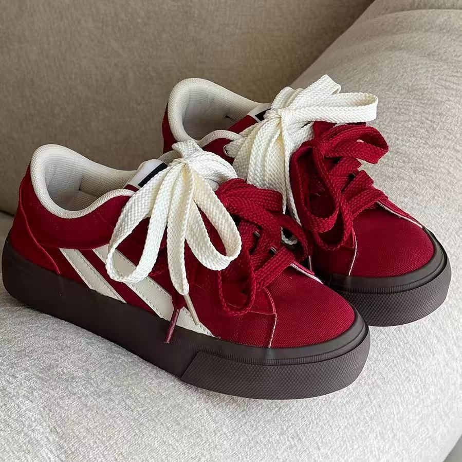 Damen Sportliche Sneakers mit klassischem Design und atmungsaktiver Oberflächenstruktur Heidi Mode - Image 2