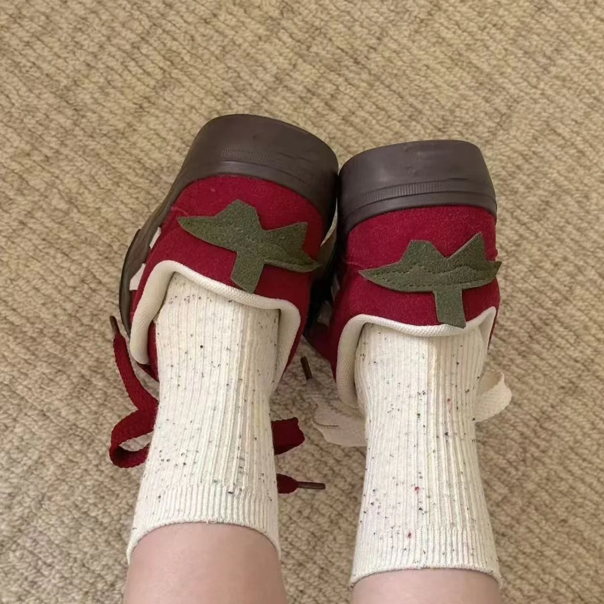 Damen Sportliche Sneakers mit klassischem Design und atmungsaktiver Oberflächenstruktur Heidi Mode - Image 4