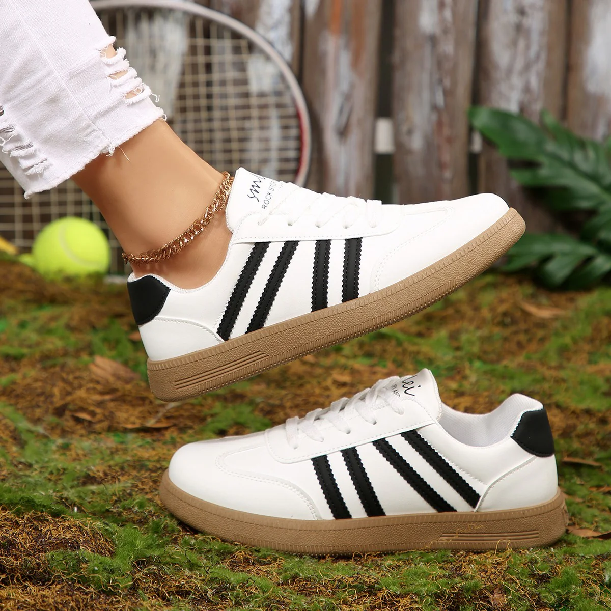 Damen Sportliche Sneakers mit klassischem Streifendesign Heidi Mode - Image 4