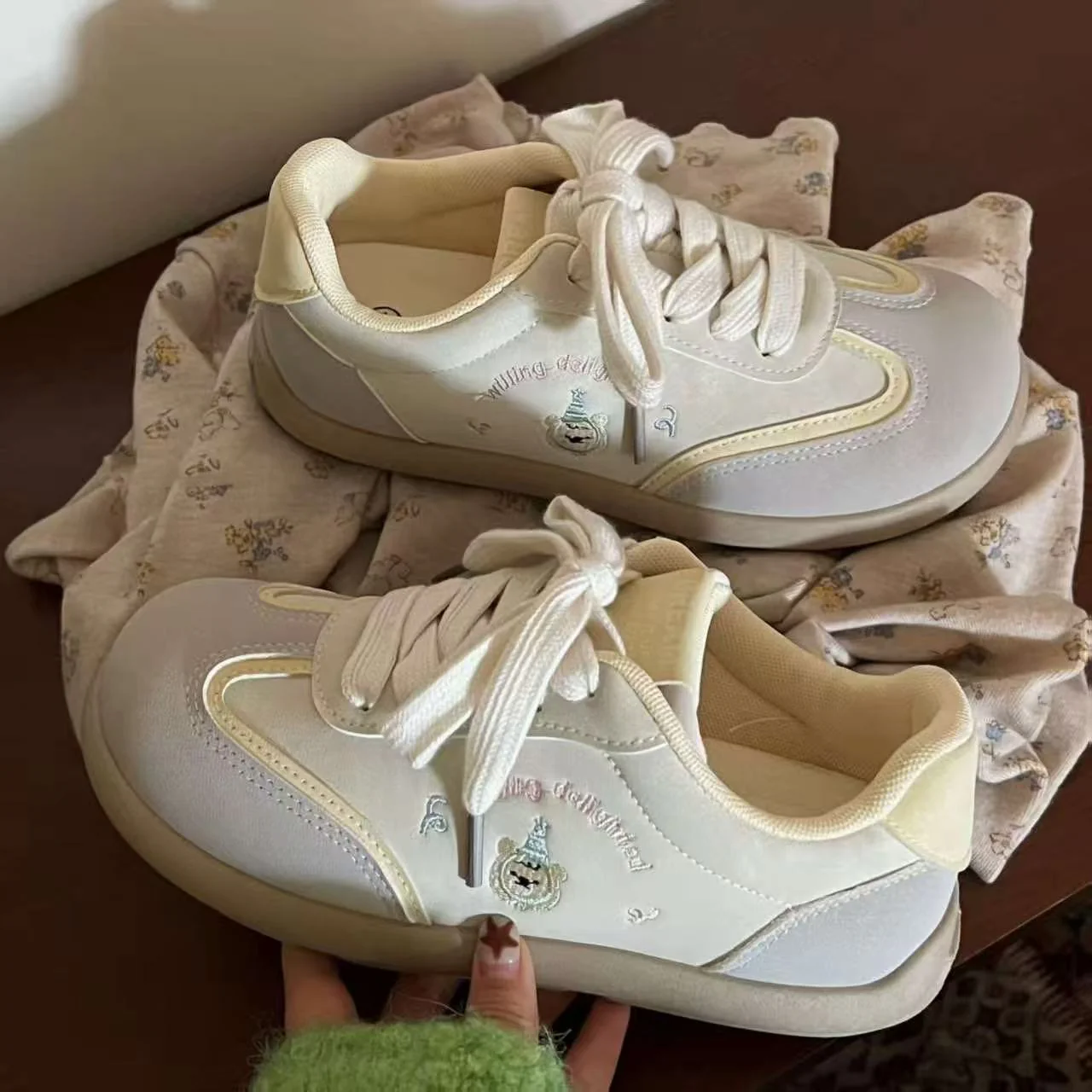 Damen Sportliche Sneakers mit komfortablem Dämpfungssystem und atmungsaktivem Obermaterial Heidi Mode - Image 2