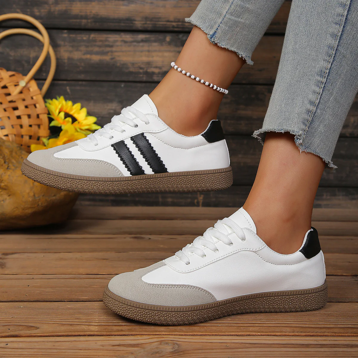 Damen Sportliche Sneakers mit komfortabler Sohle und trendigen Details Heidi Mode - Image 2