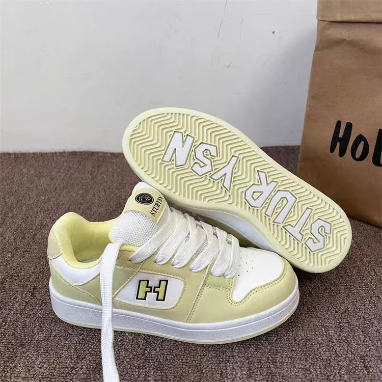 Damen Sportliche Sneakers mit kontrastierenden Farbakzenten und dämpfender Sohle Heidi Mode - Image 2