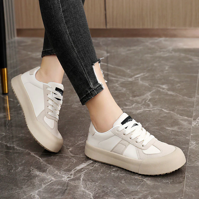 Damen Sportliche Sneakers mit kontrastierenden Materialien Heidi Mode - Image 4