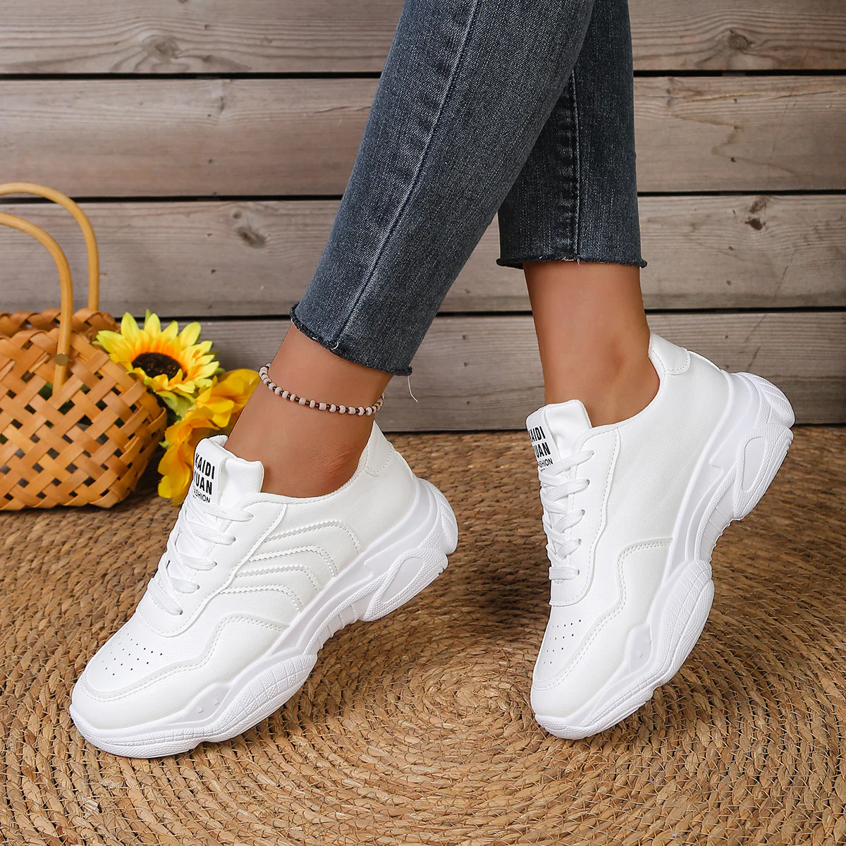 Damen Sportliche Sneakers mit luftiger Oberflächenstruktur und dämpfender Sohle Heidi Mode