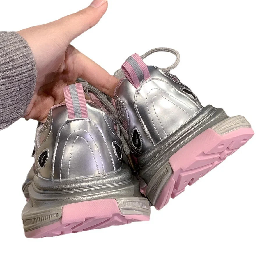 Damen Sportliche Sneakers mit Mesh-Obermaterial und reflektierenden Akzenten Heidi Mode - Image 5
