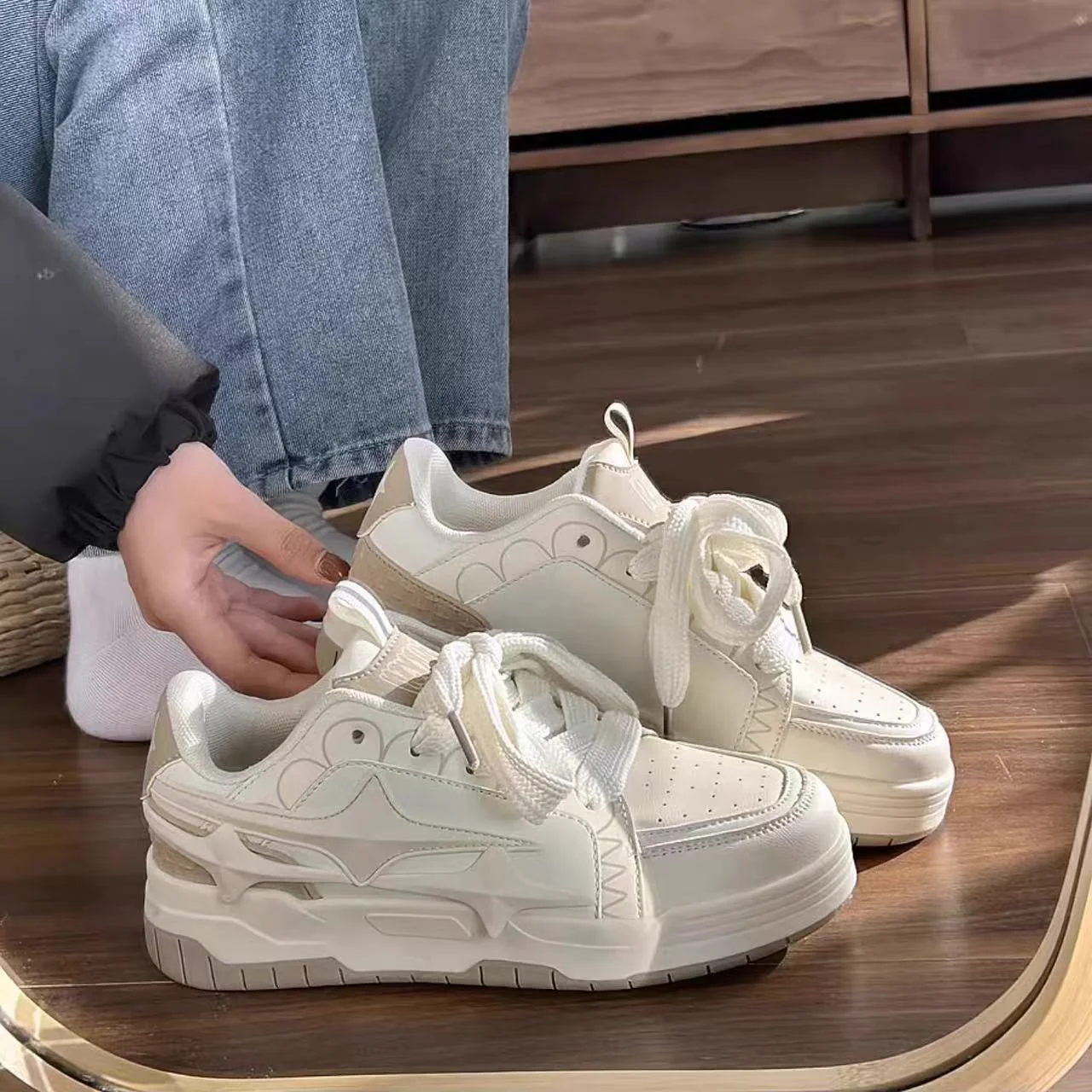 Damen Sportliche Sneakers mit modernem Design und dämpfender Sohle Heidi Mode - Image 5