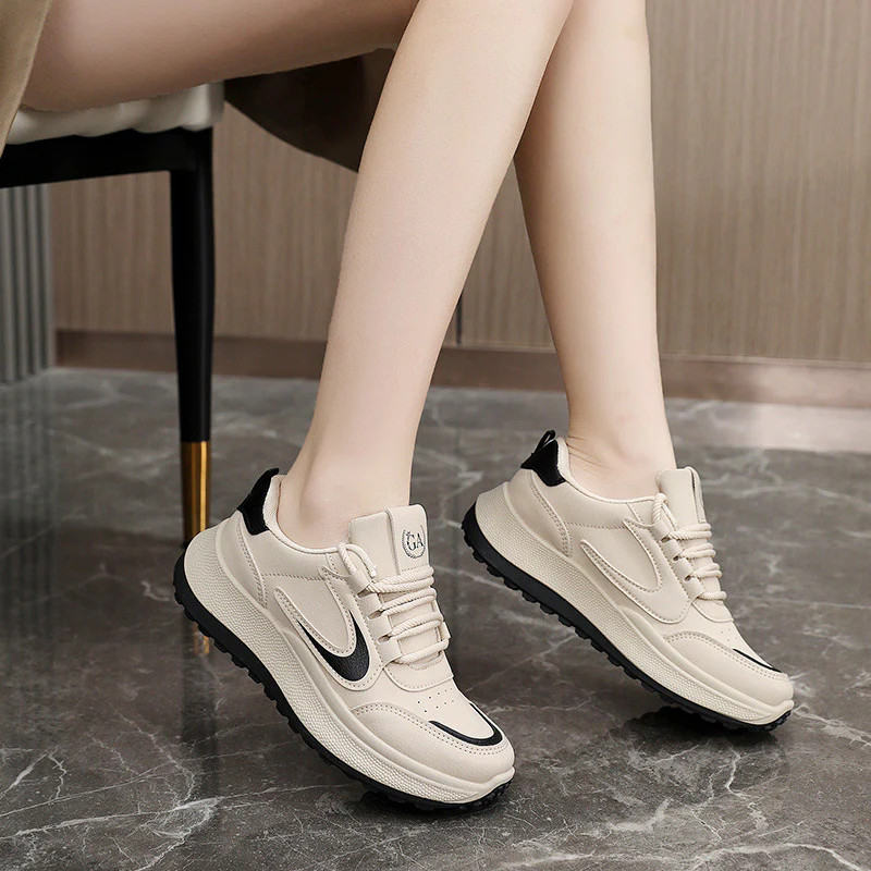 Damen Sportliche Sneakers mit modernem Design und gepolsterter Dämpfung Heidi Mode - Image 4