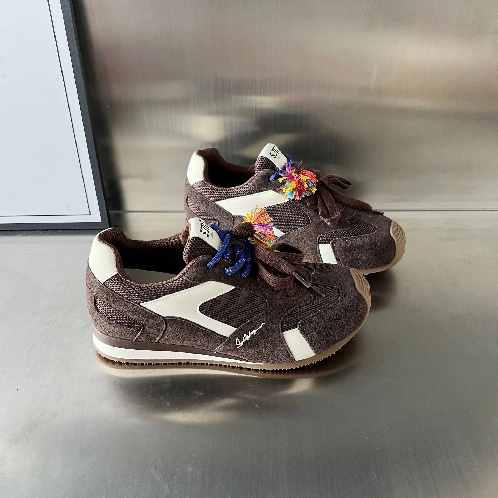 Damen Sportliche Sneakers mit modischem Design und atmungsaktiver Struktur Heidi Mode - Image 5
