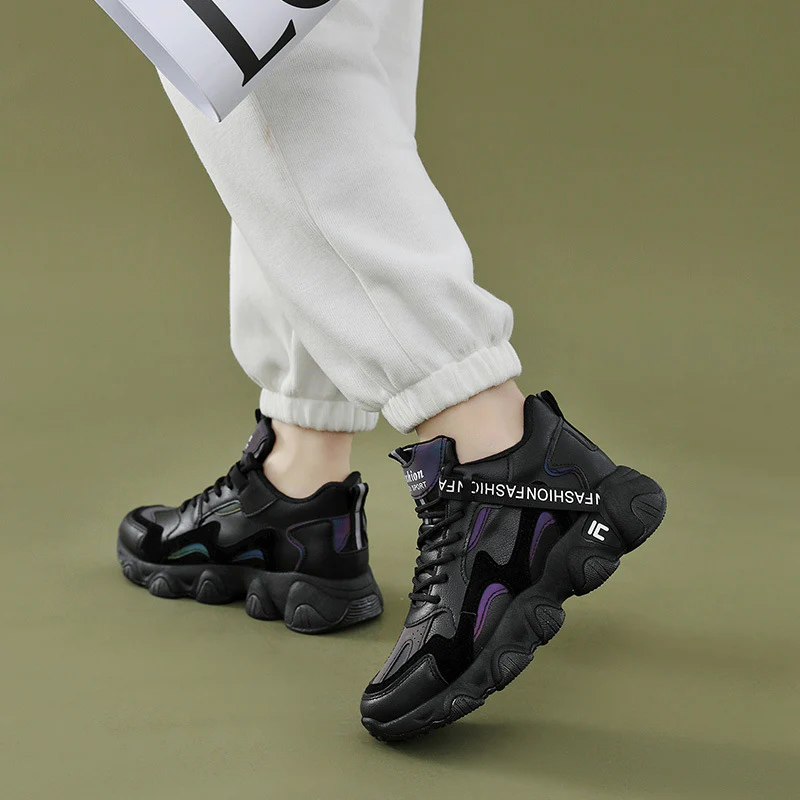 Damen sportliche Sneakers mit modischem Metallic-Design und dämpfender Sohle Heidi Mode - Image 4