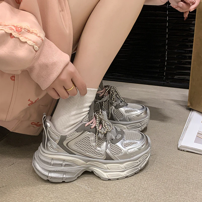 Damen sportliche Sneakers mit modischem Perlen-Schnürsystem Heidi Mode - Image 3
