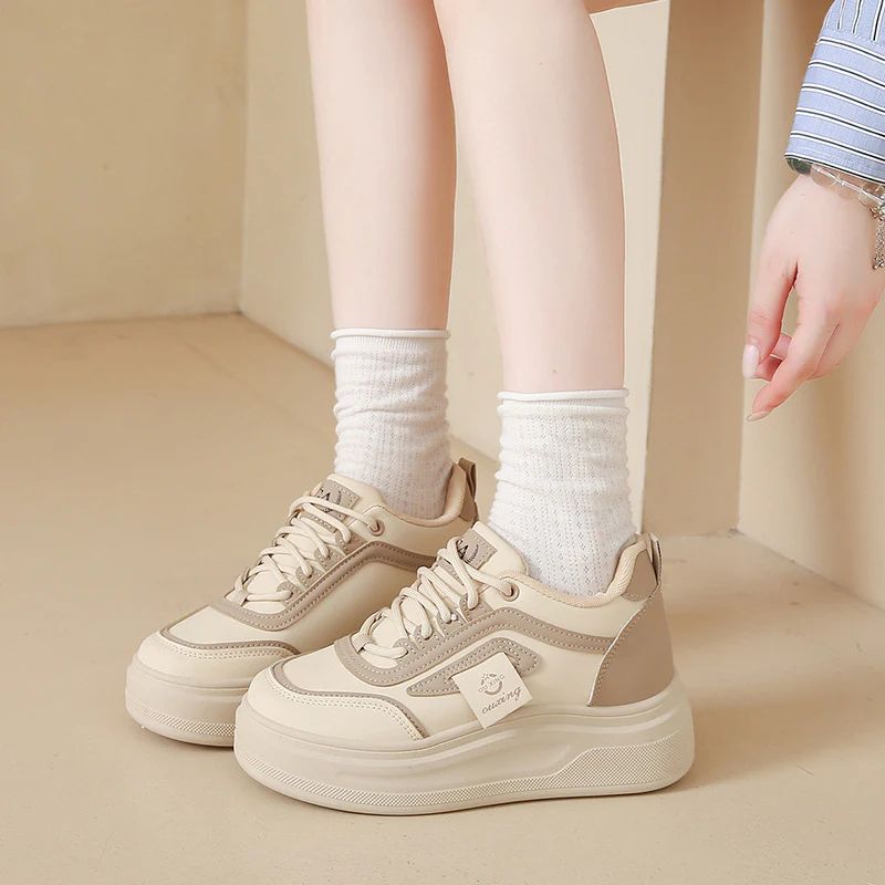 Damen Sportliche Sneakers mit modischem Plateau-Design Heidi Mode - Image 4