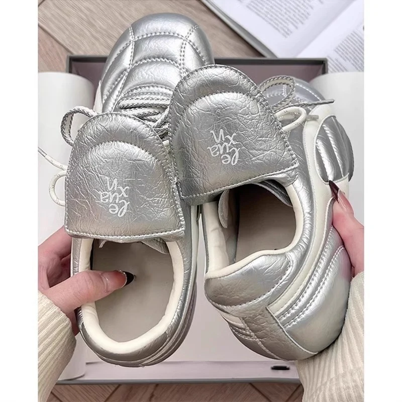 Damen Sportliche Sneakers mit modischen Details und atmungsaktiver Sohle Heidi Mode - Image 2
