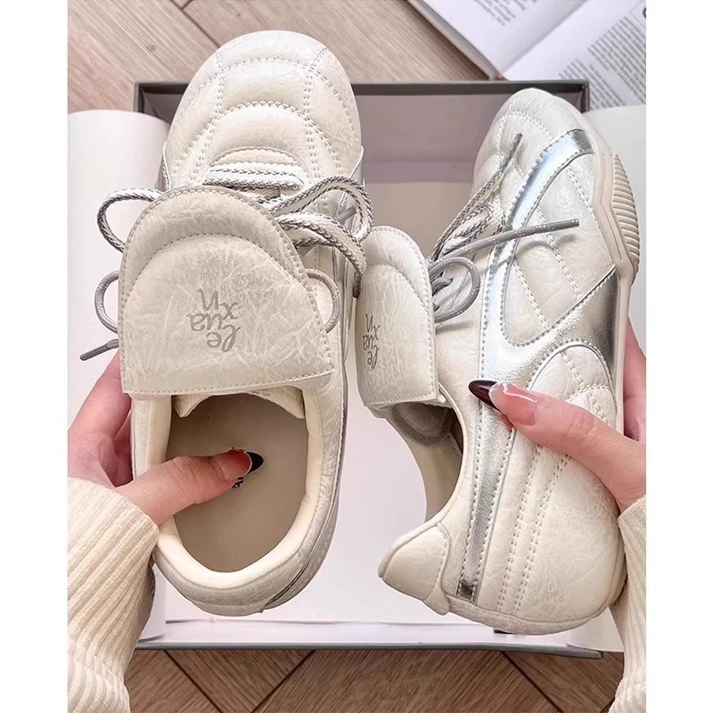 Damen Sportliche Sneakers mit modischen Details und atmungsaktiver Sohle Heidi Mode - Image 4