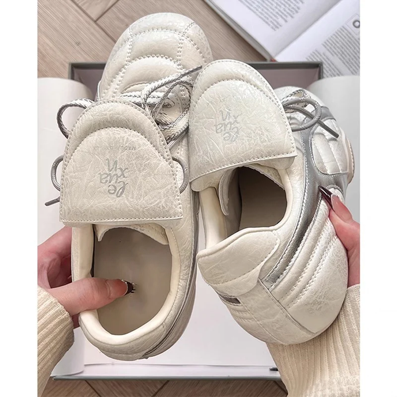 Damen Sportliche Sneakers mit modischen Details und atmungsaktiver Sohle Heidi Mode - Image 7