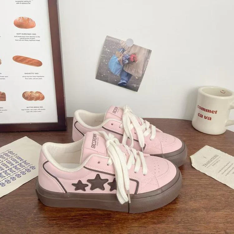 Damen Sportliche Sneakers mit modischen Sternenapplikationen Heidi Mode - Image 3