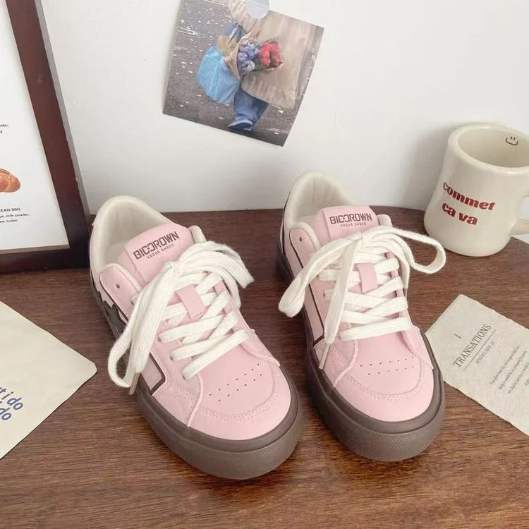 Damen Sportliche Sneakers mit modischen Sternenapplikationen Heidi Mode - Image 4