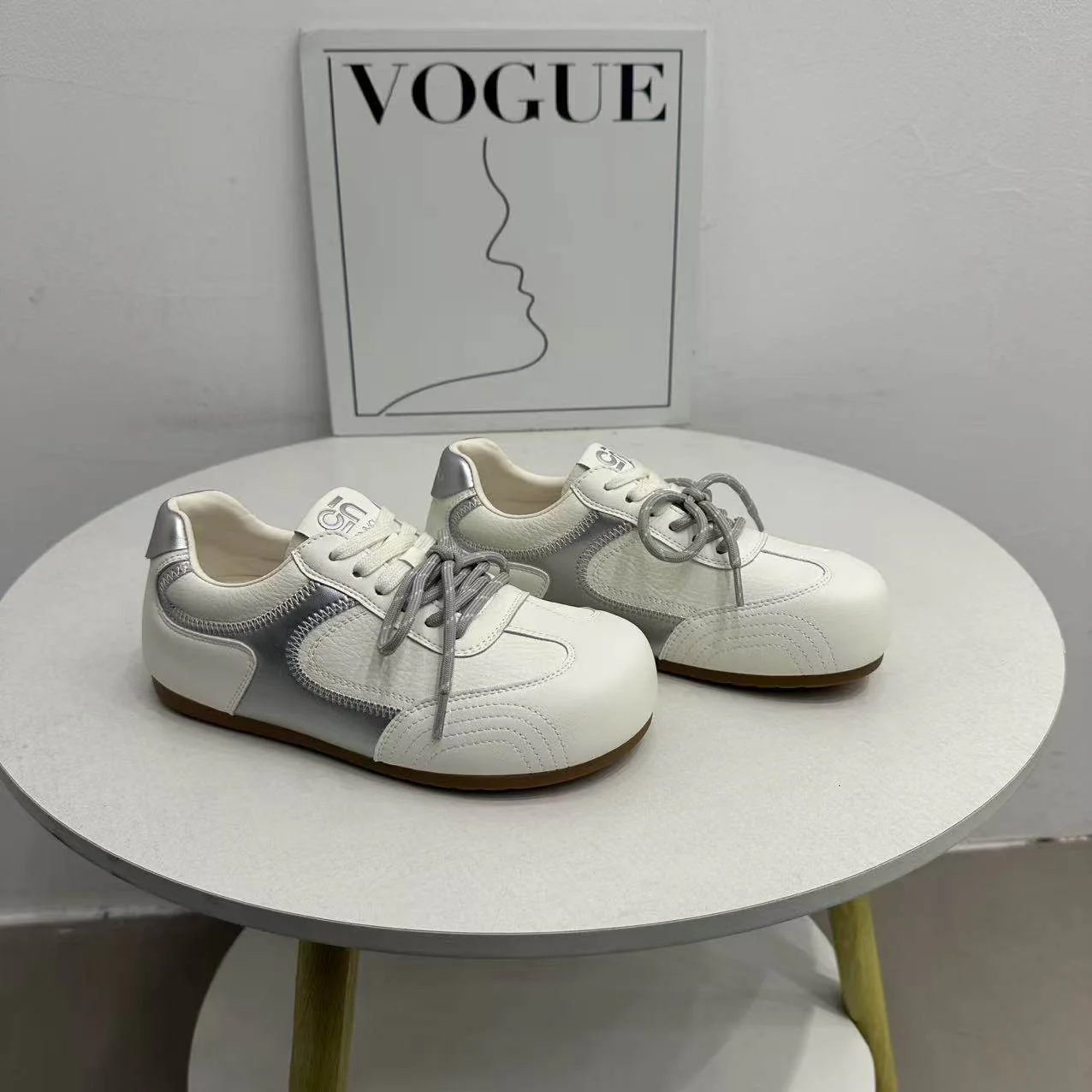 Damen Sportliche Sneakers mit modischer Lederverarbeitung und rutschfester Sohle Heidi Mode - Image 6