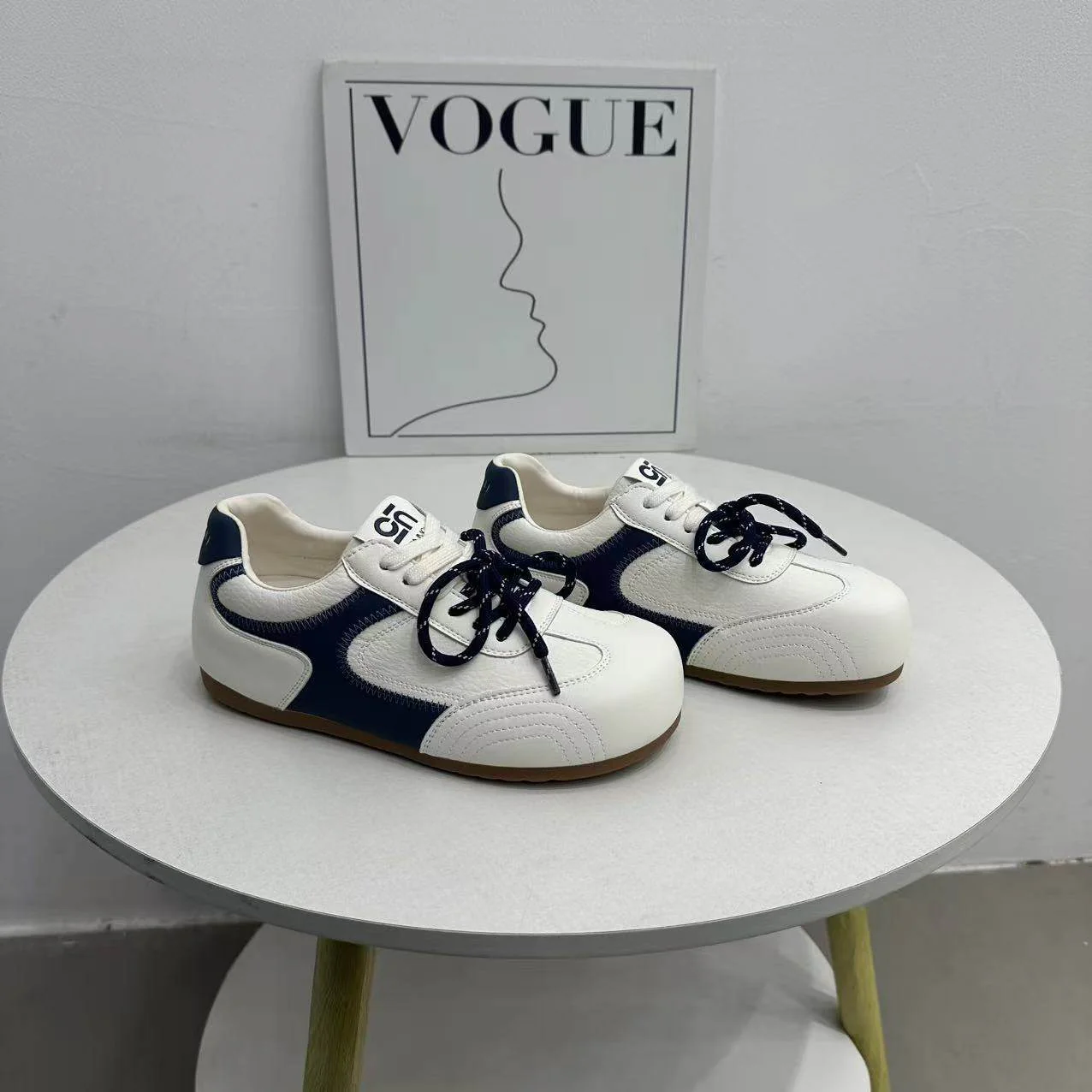 Damen Sportliche Sneakers mit modischer Lederverarbeitung und rutschfester Sohle Heidi Mode - Image 7