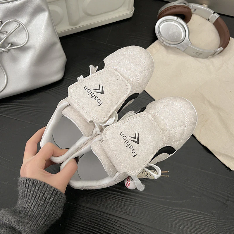 Damen Sportliche Sneakers mit praktischem Klettverschluss und eleganter Wildleder-Optik Heidi Mode - Image 2
