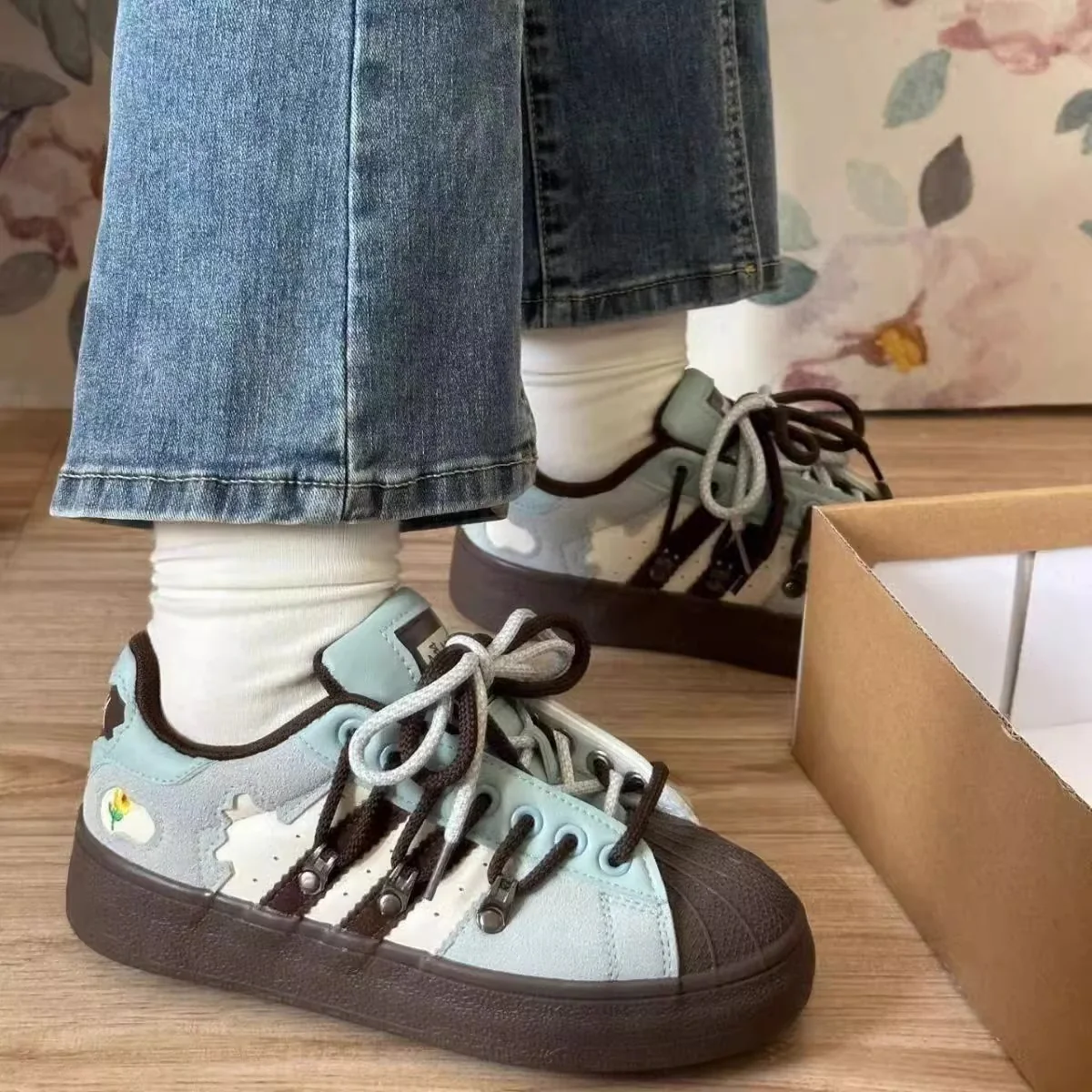 Damen Sportliche Sneakers mit robustem Gummiprofil und atmungsaktiver Oberflächenstruktur Heidi Mode - Image 3