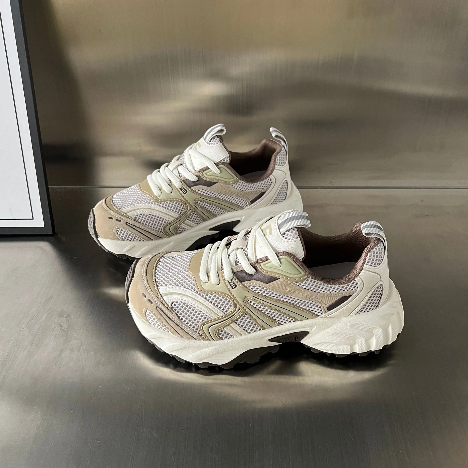 Damen Sportliche Sneakers mit robustem Profil und atmungsaktivem Obermaterial Heidi Mode - Image 2