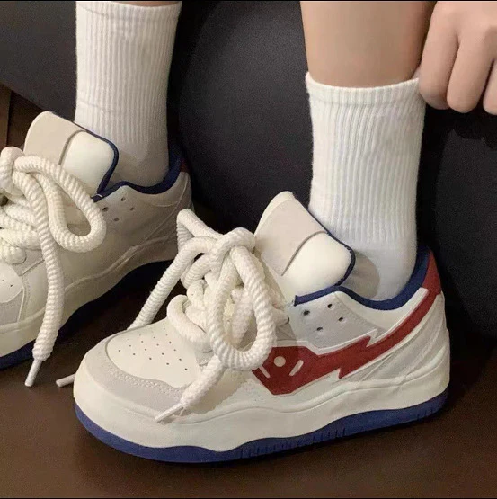 Damen Sportliche Sneakers mit rutschfester Sohle für urbanen Lifestyle Heidi Mode - Image 4