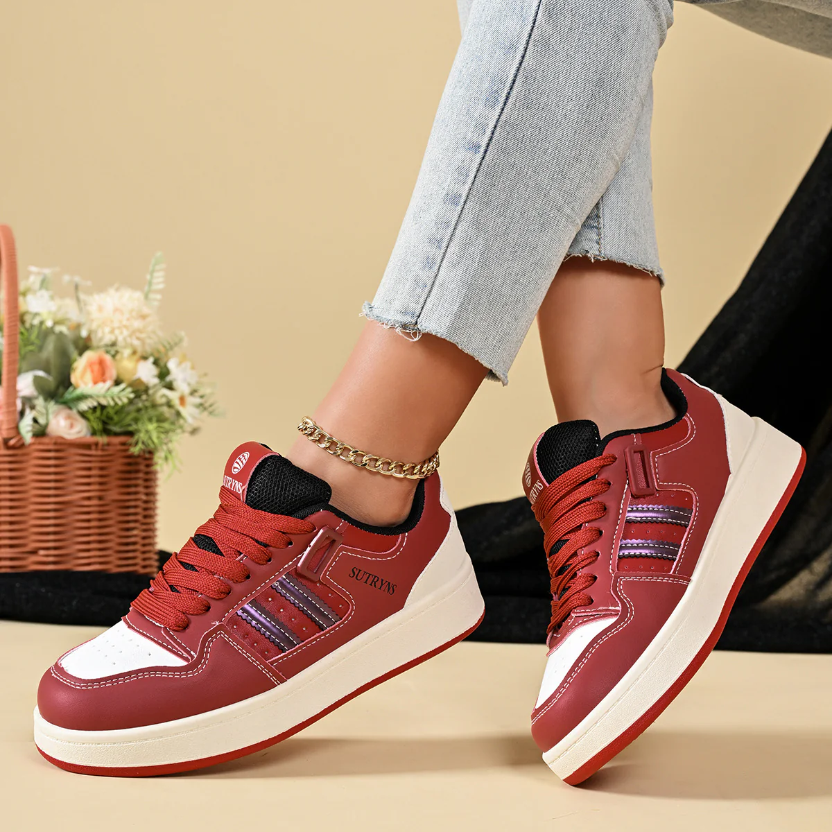 Damen Sportliche Sneakers mit stabiler Laufsohle und modischen Akzenten Heidi Mode - Image 2