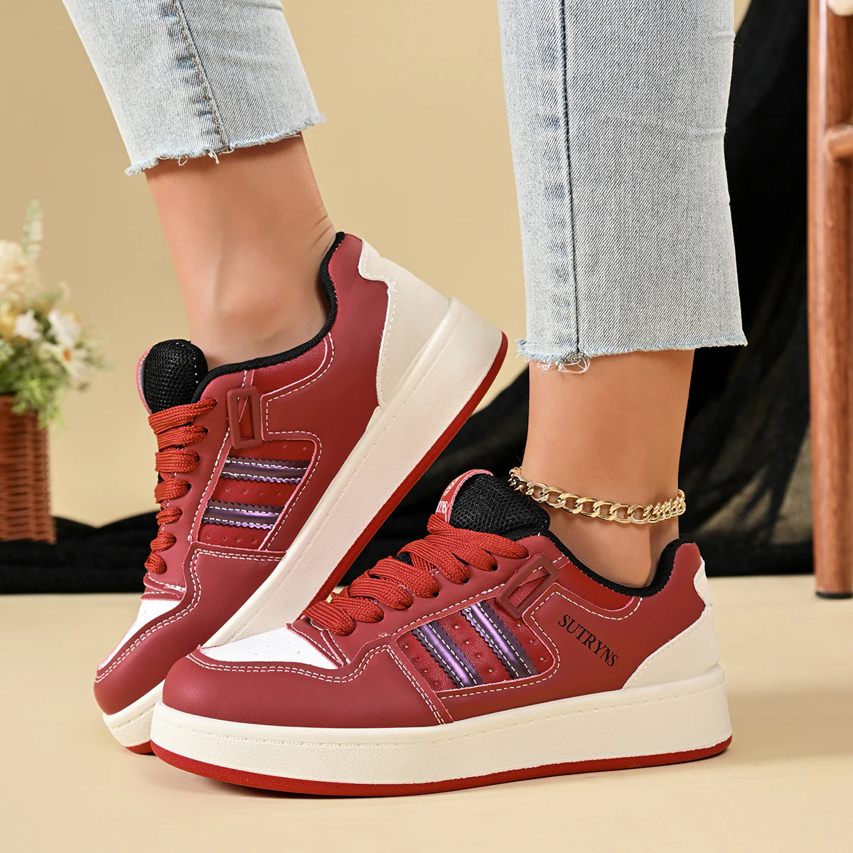 Damen Sportliche Sneakers mit stabiler Laufsohle und modischen Akzenten Heidi Mode - Image 3