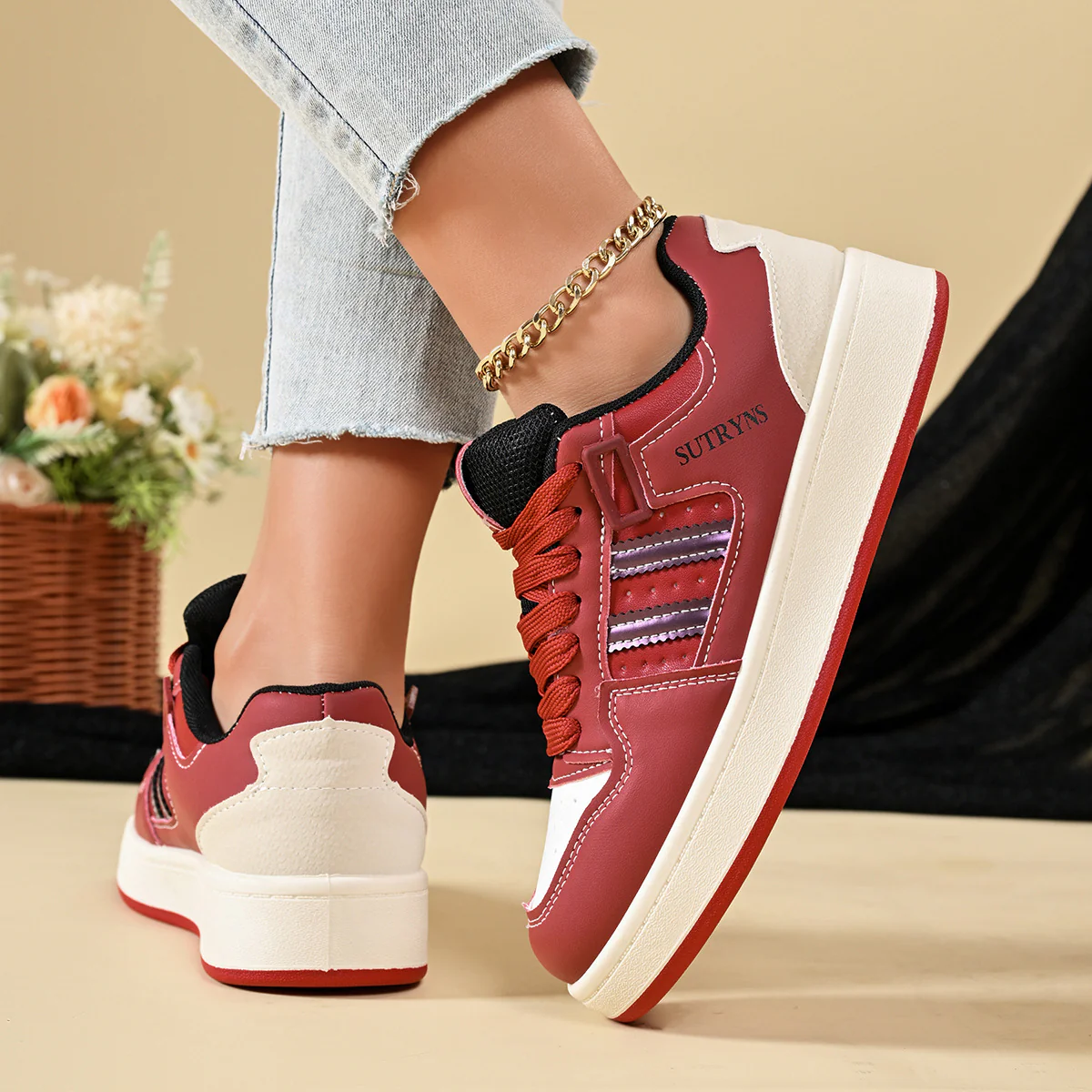 Damen Sportliche Sneakers mit stabiler Laufsohle und modischen Akzenten Heidi Mode - Image 4