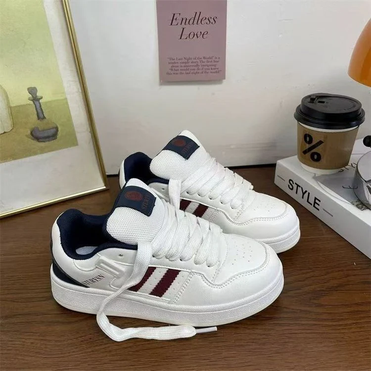 Damen Sportliche Sneakers mit strapazierfähigem Obermaterial und rutschfester Sohle Heidi Mode - Image 2