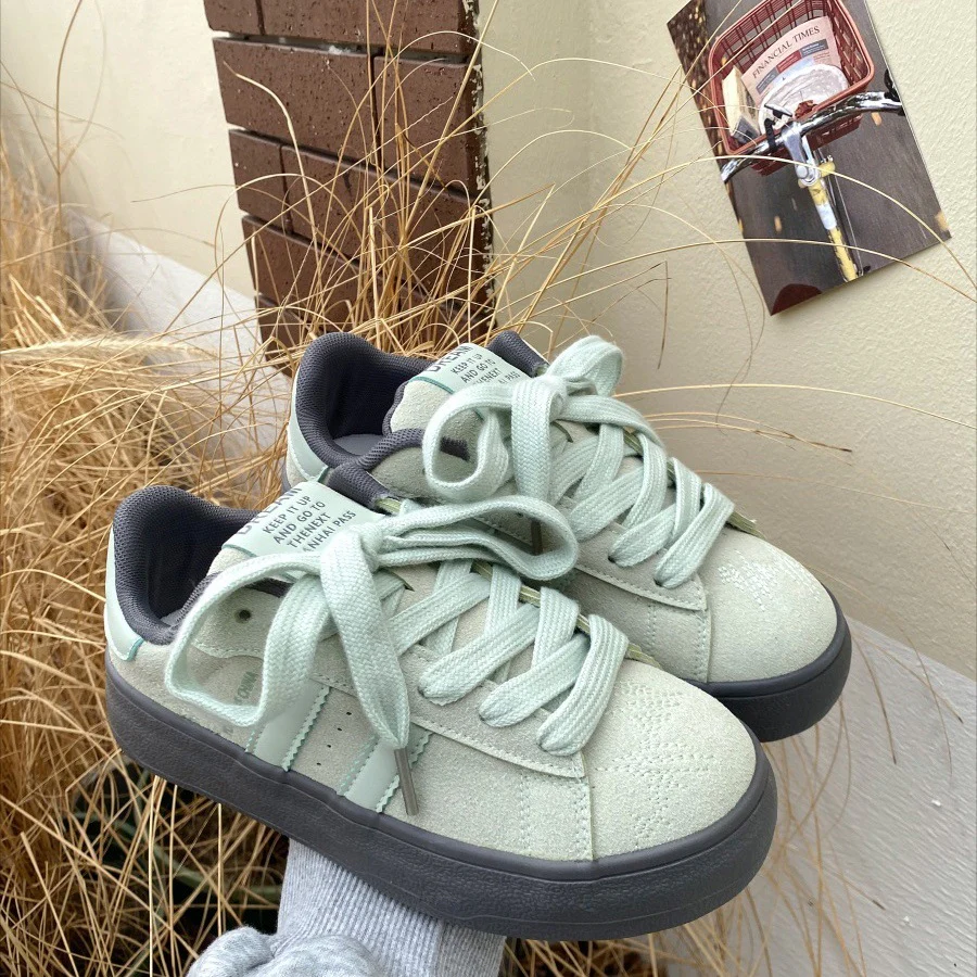 Damen Sportliche Sneakers mit strapazierfähigem Obermaterial und rutschfester Sohle Heidi Mode - Image 2