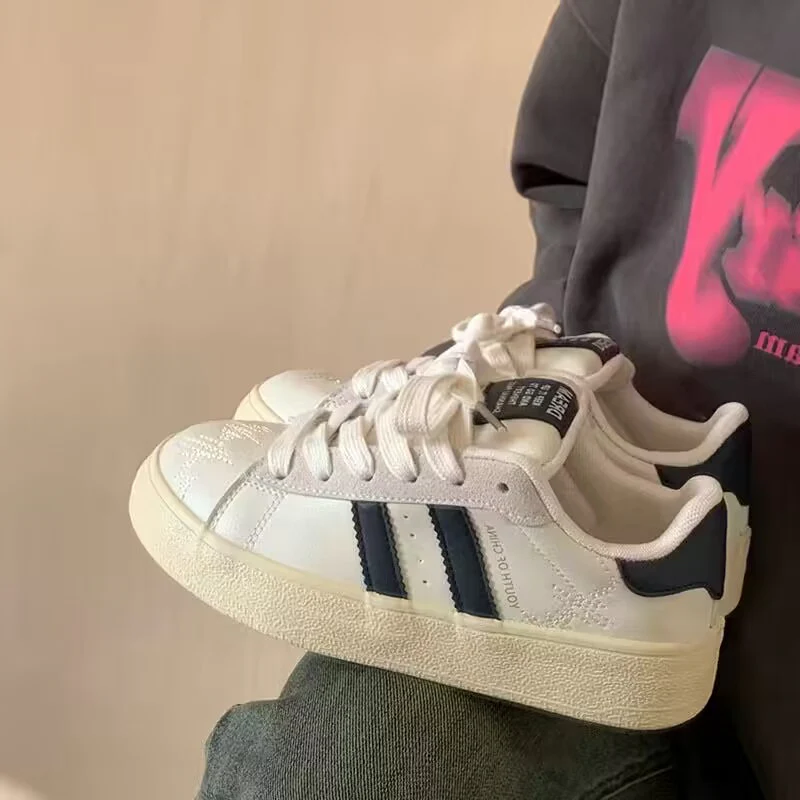 Damen Sportliche Sneakers mit strapazierfähigem Obermaterial und rutschfester Sohle Heidi Mode - Image 7