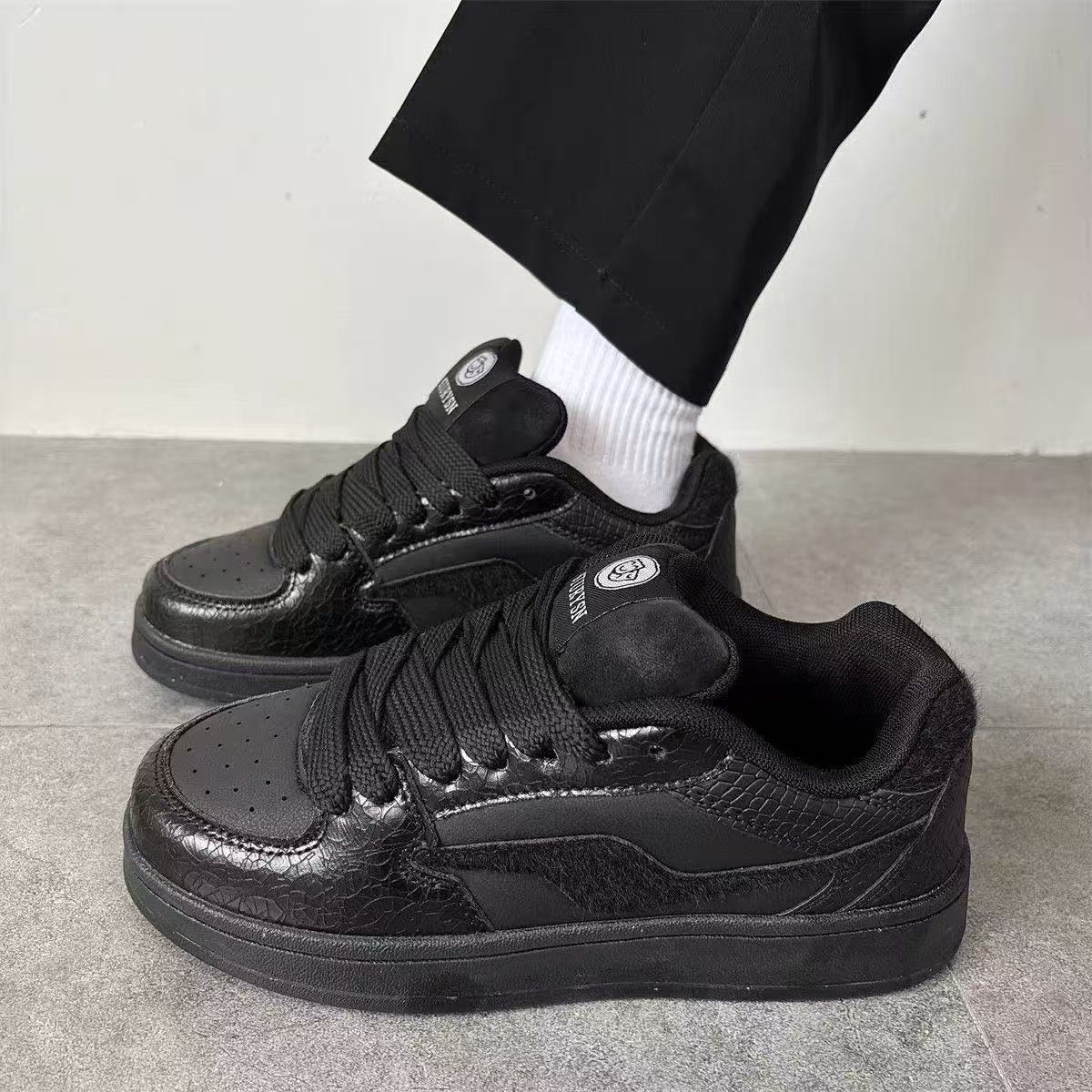Damen Sportliche Sneakers mit strukturiertem Obermaterial und rutschfester Sohle Heidi Mode