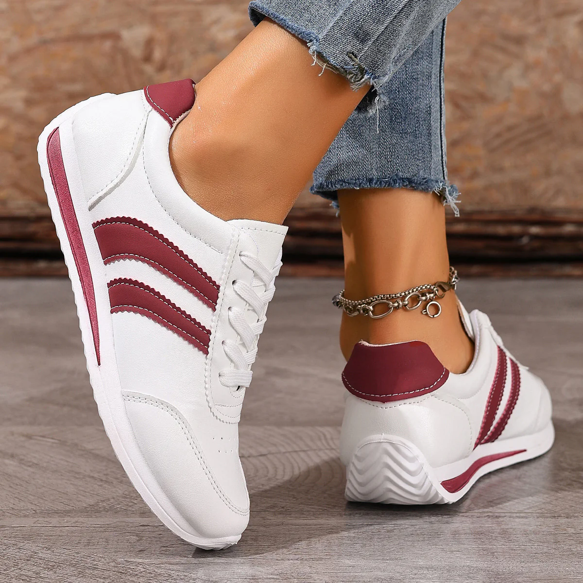 Damen Sportliche Sneakers mit trendigen Seitenelementen Heidi Mode - Image 4