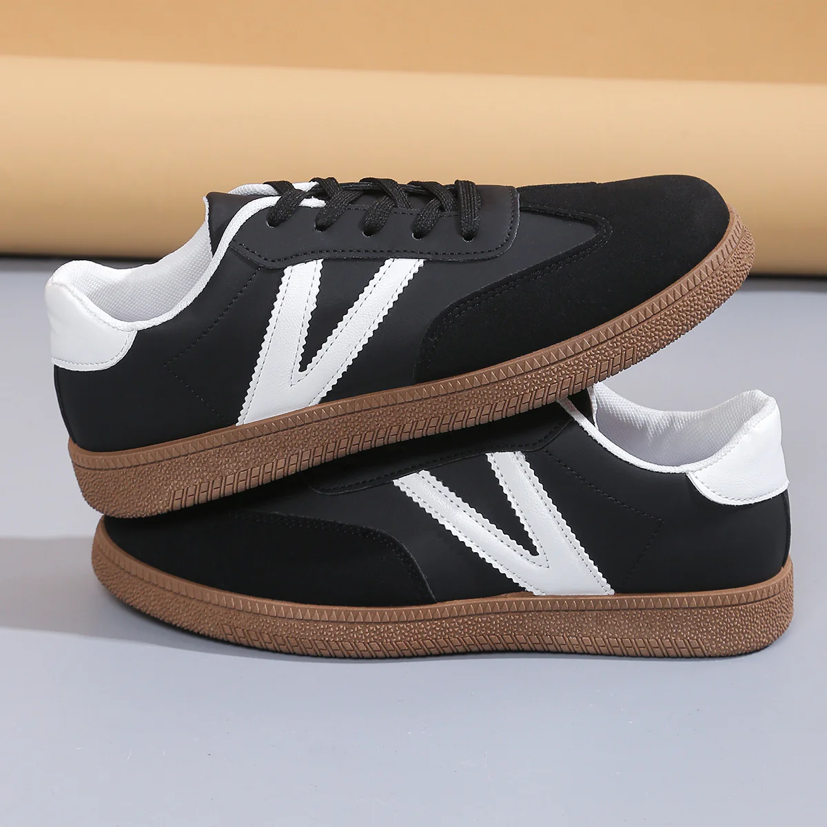 Damen Sportliche Sneakers mit trendiger Gummisohle und atmungsaktivem Obermaterial Heidi Mode - Image 3