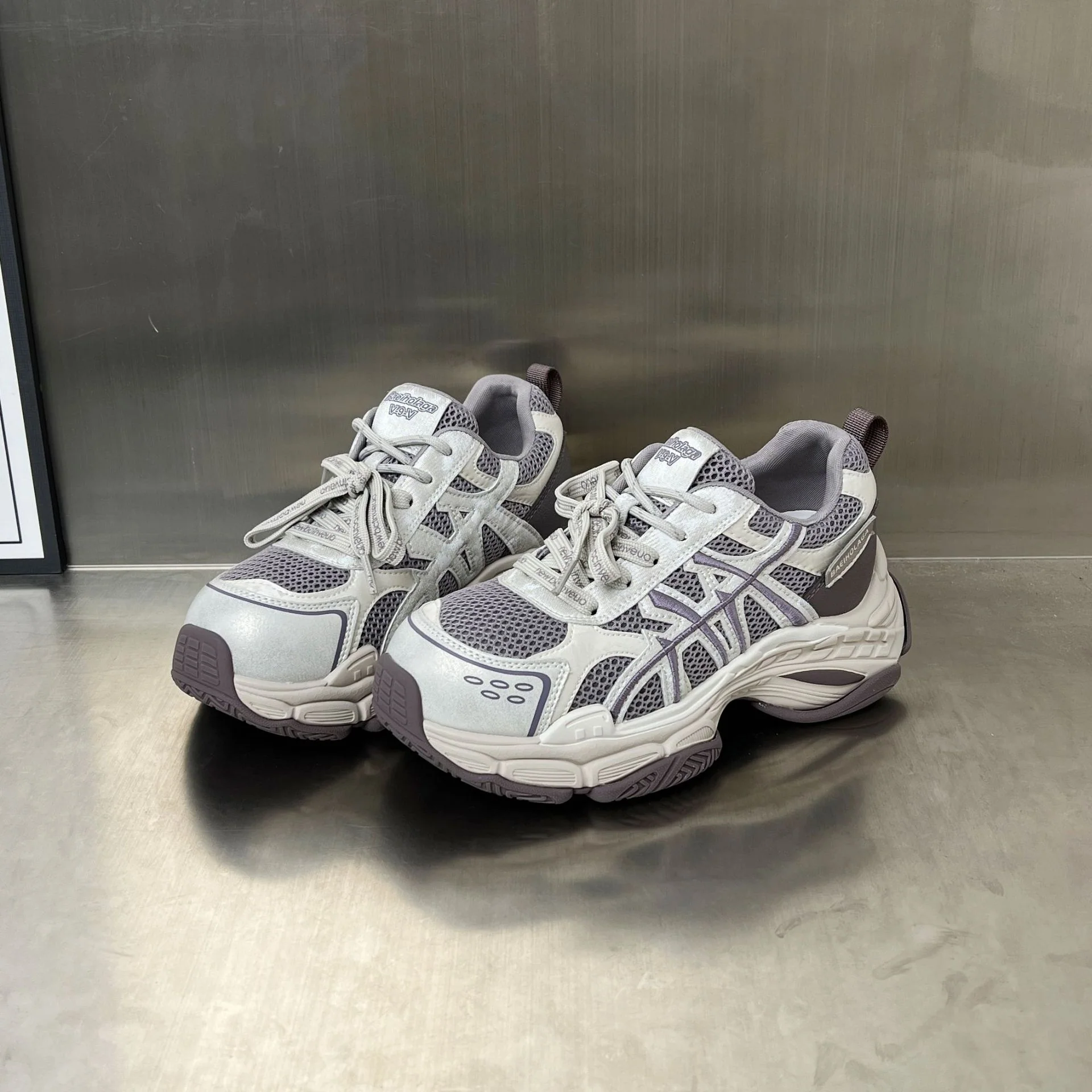 Damen Sportliche Sneakers mit verbesserter Dämpfung und atmungsaktiver Mesh-Konstruktion Heidi Mode - Image 2