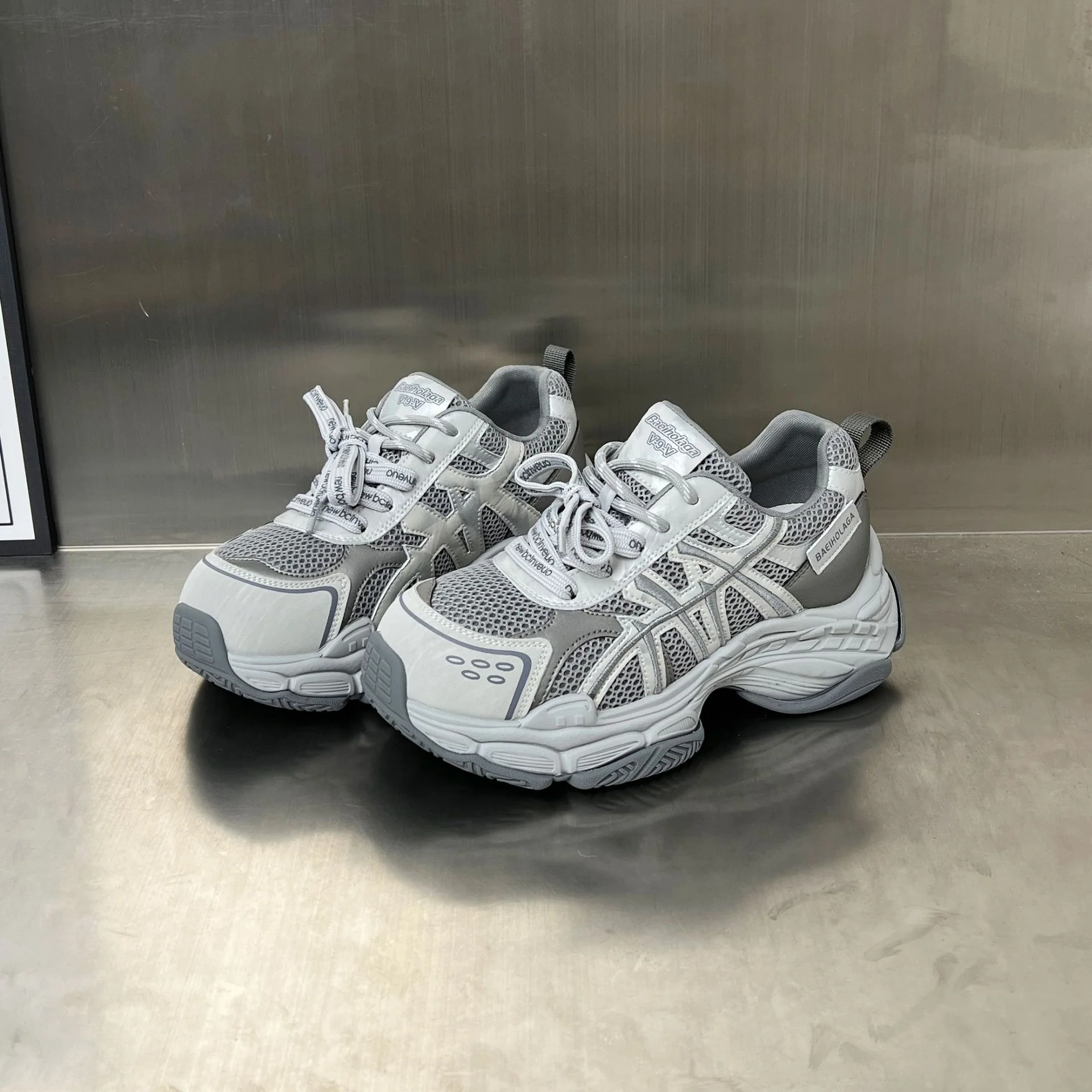 Damen Sportliche Sneakers mit verbesserter Dämpfung und atmungsaktiver Mesh-Konstruktion Heidi Mode - Image 6