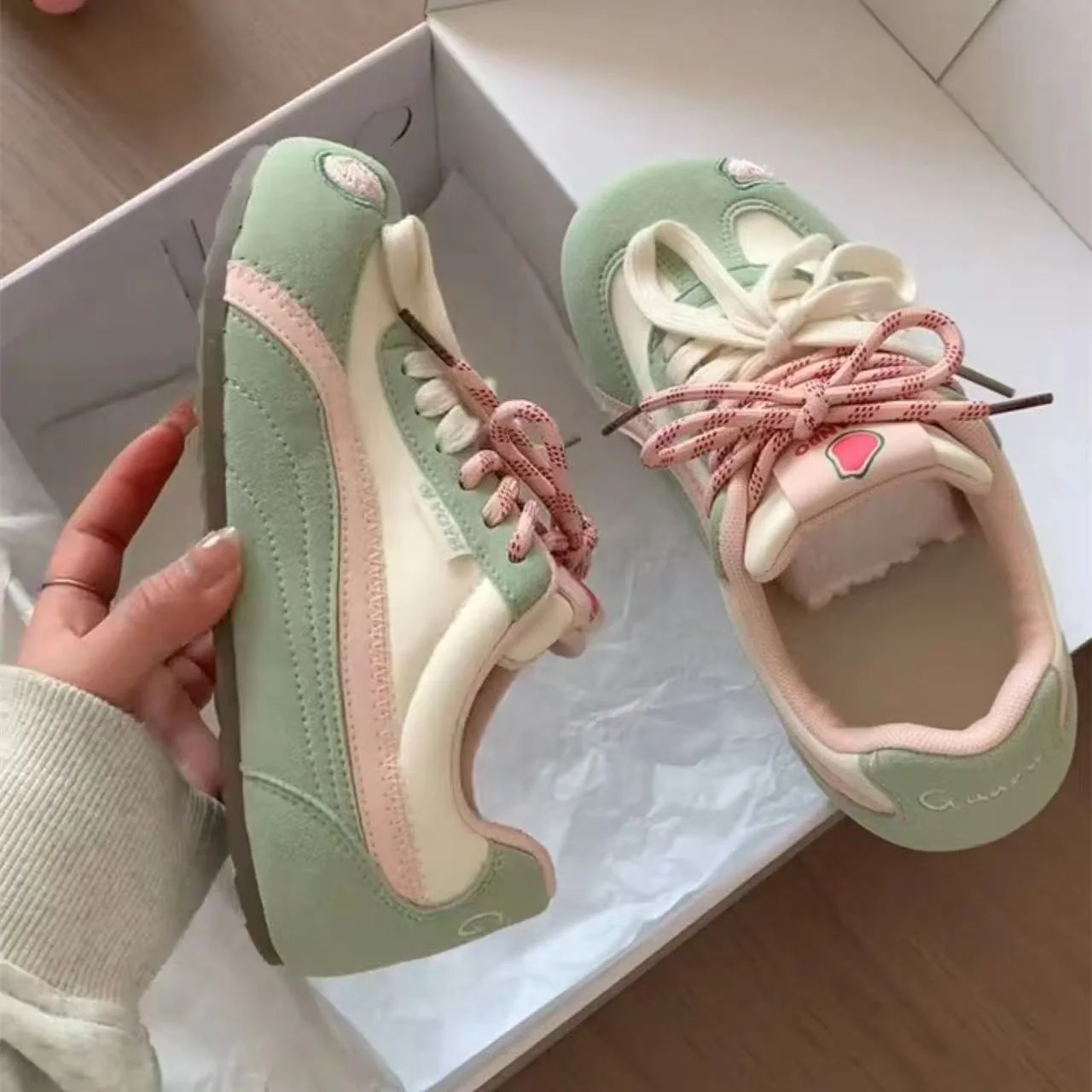 Damen Sportliche Sneakers mit verspieltem Obstmotiv Heidi Mode - Image 3