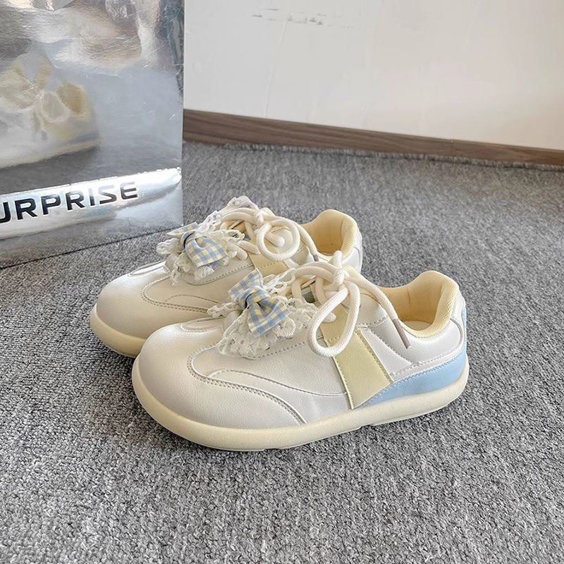 Damen Sportliche Sneakers mit verspielten Rüschen Heidi Mode - Image 2