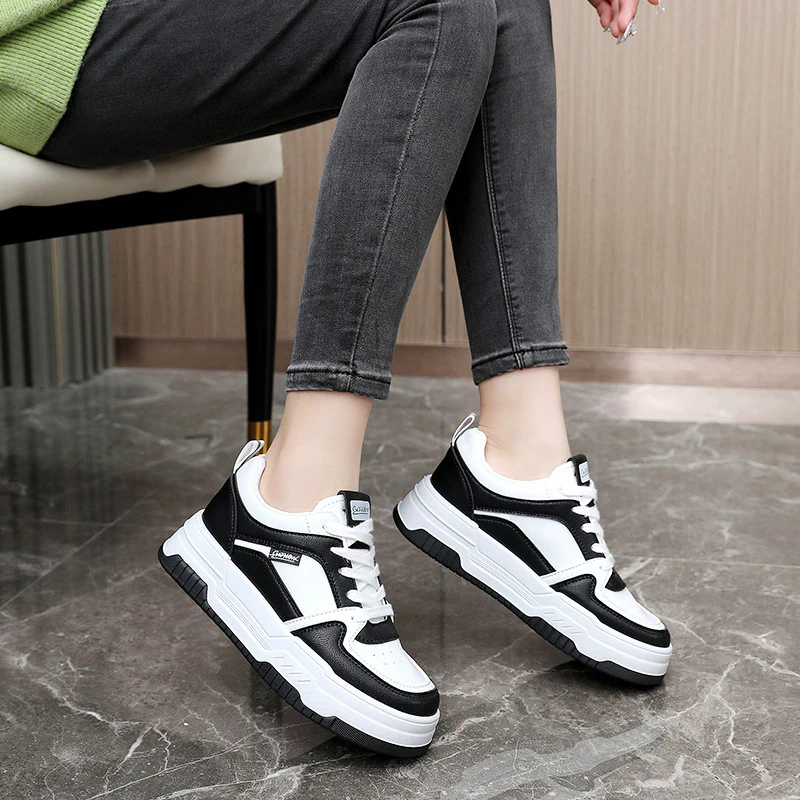 Damen Sportliche Sneakers mit verstärktem Sohlenprofil und atmungsaktiver Obermaterialstruktur Heidi Mode - Image 4