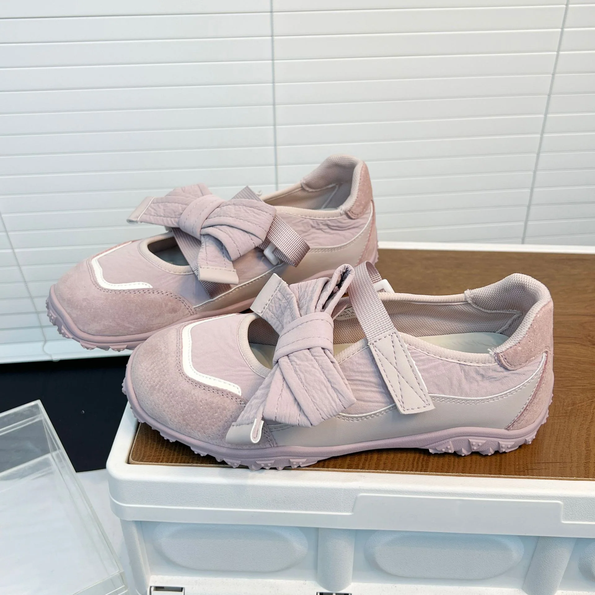 Damen Sportliche Sneakers mit verstellbarem Riemen und atmungsaktiver Oberkonstruktion Heidi Mode - Image 2
