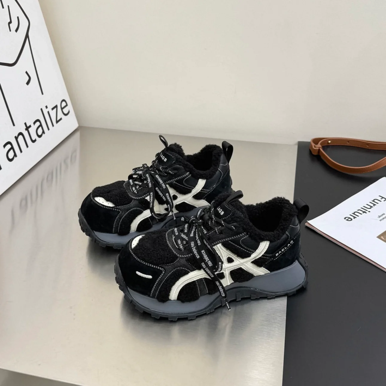 Damen Sportliche Sneakers mit warmem Innenfutter und rutschfester Laufsohle Heidi Mode
