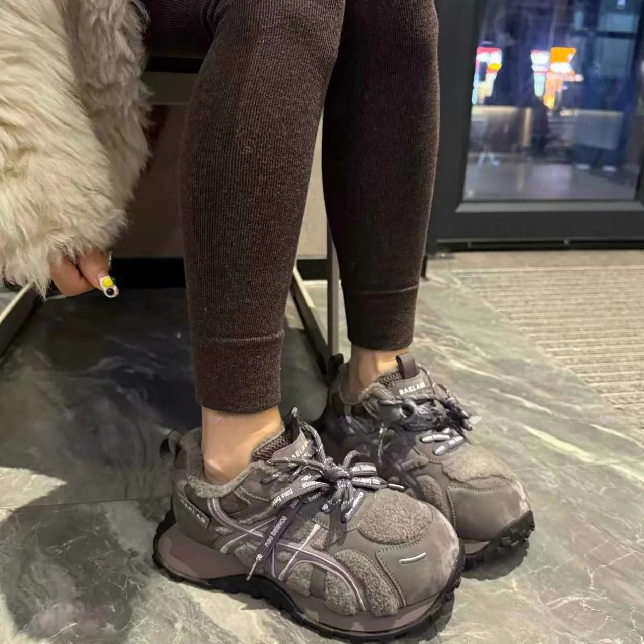 Damen Sportliche Sneakers mit warmem Innenfutter und rutschfester Laufsohle Heidi Mode - Image 4