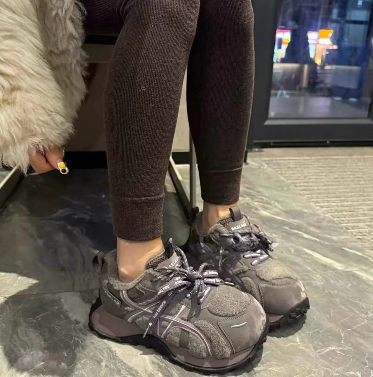 Damen Sportliche Sneakers mit warmem Innenfutter und rutschfester Laufsohle Heidi Mode - Image 8