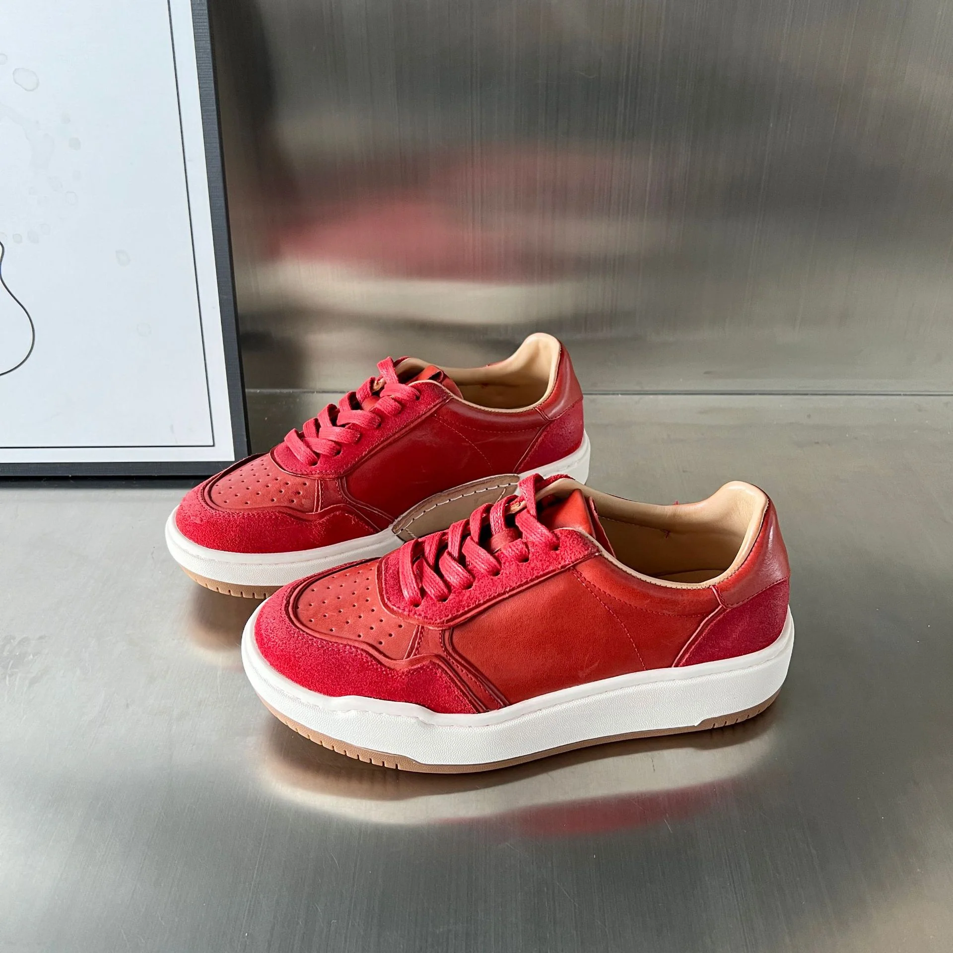 Damen Sportliche Sneakers mit weichem Obermaterial und rutschfester Sohle Heidi Mode - Image 2