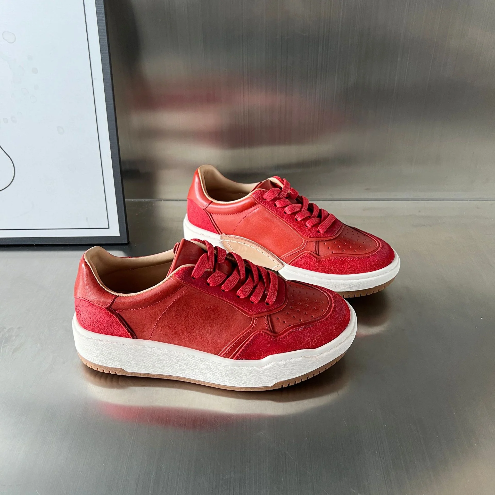 Damen Sportliche Sneakers mit weichem Obermaterial und rutschfester Sohle Heidi Mode - Image 4