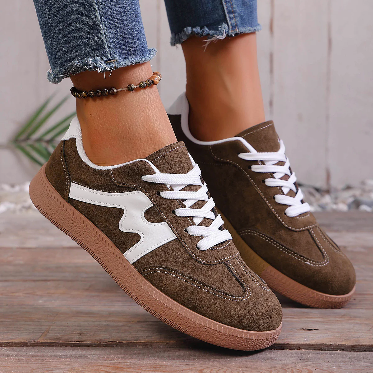 Damen Sportliche Sneakers mit weichem Veloursoberteil und rutschfester Sohle Heidi Mode - Image 3