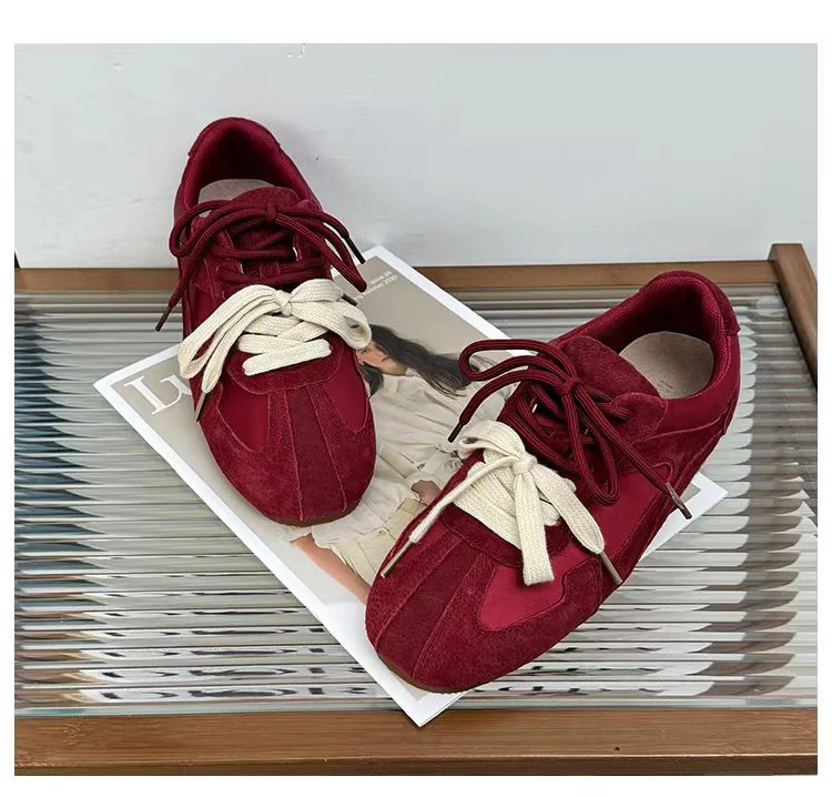 Damen Sportliche Sneakers mit weichem Wildleder-Obermaterial und modischem Schnürsystem Heidi Mode - Image 6